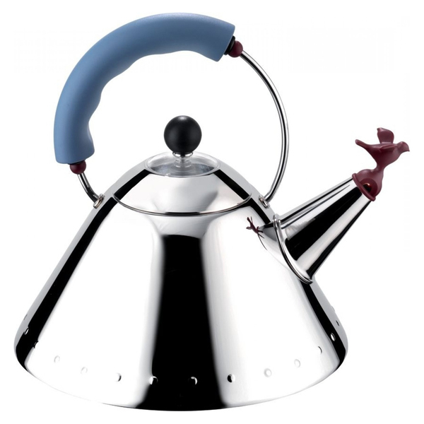 A KETTLE THAT'S STYLISH & PIPING HOT